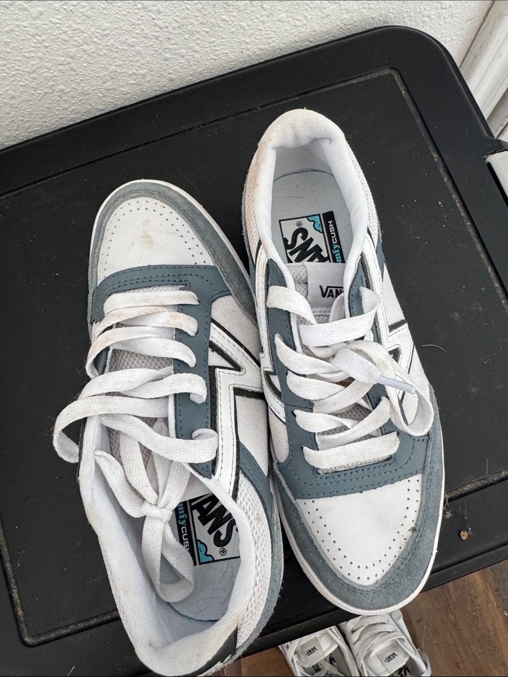 Vans White and Gray Panel Low-Top comfy Cush size 7 women’s